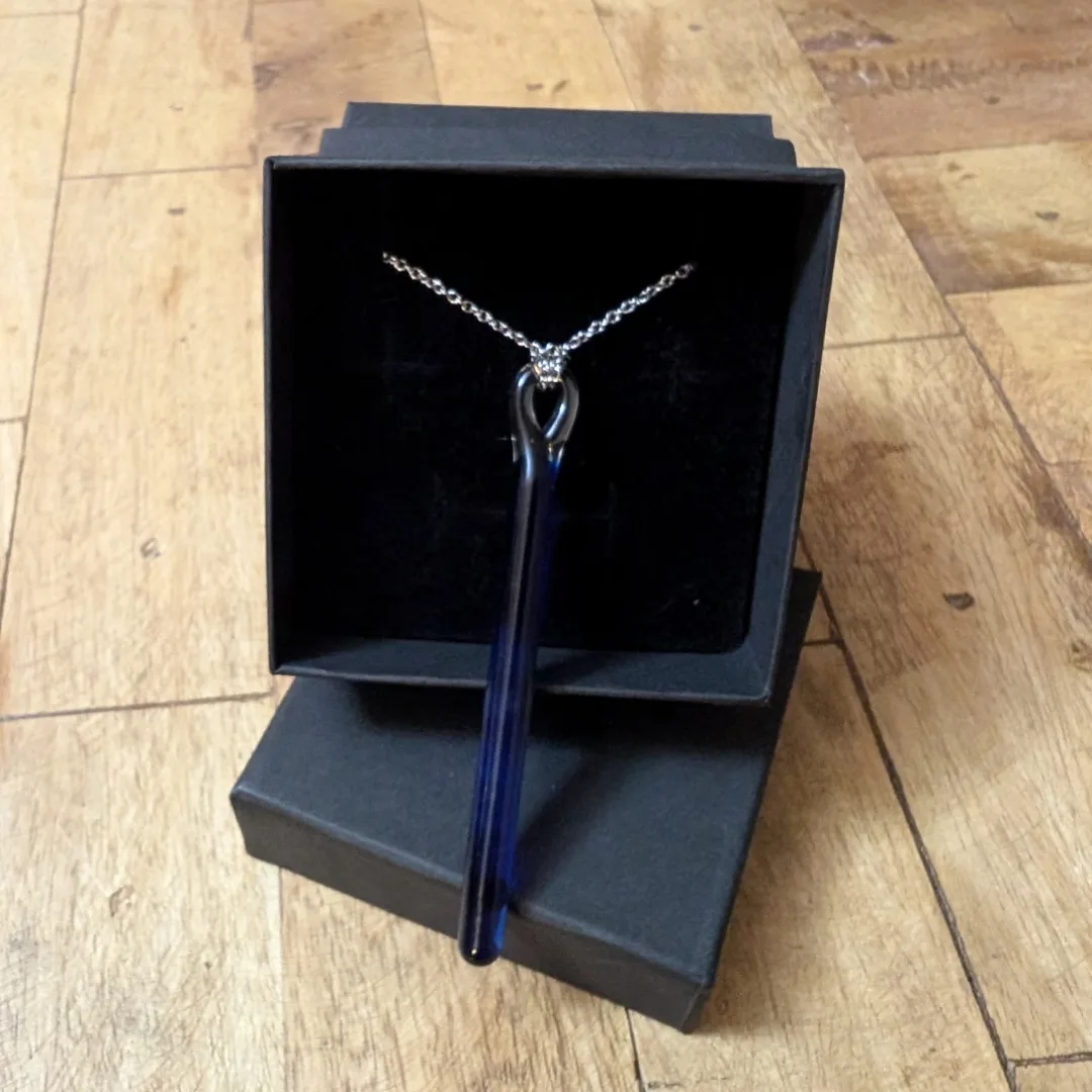 Blue Glass Pendant Necklace image indicator(4)