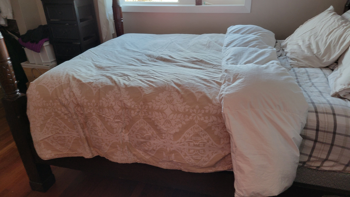 Queen-size Poster Bed Frame - photo 3