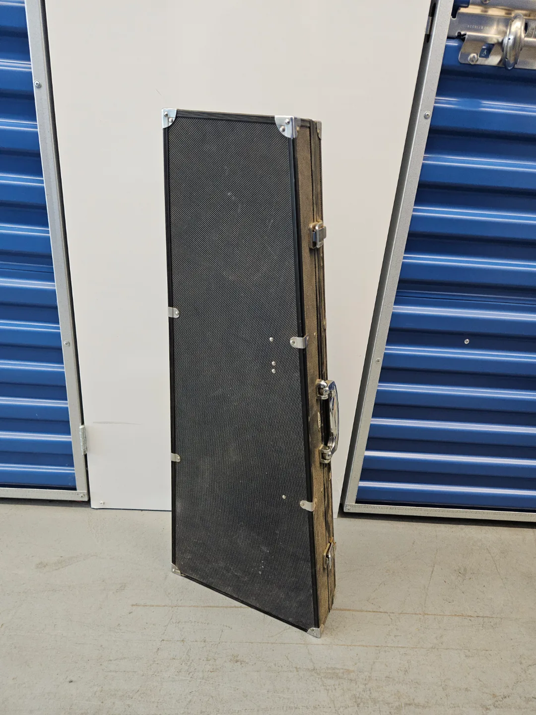 Vintage Guitar Case image indicator(2)