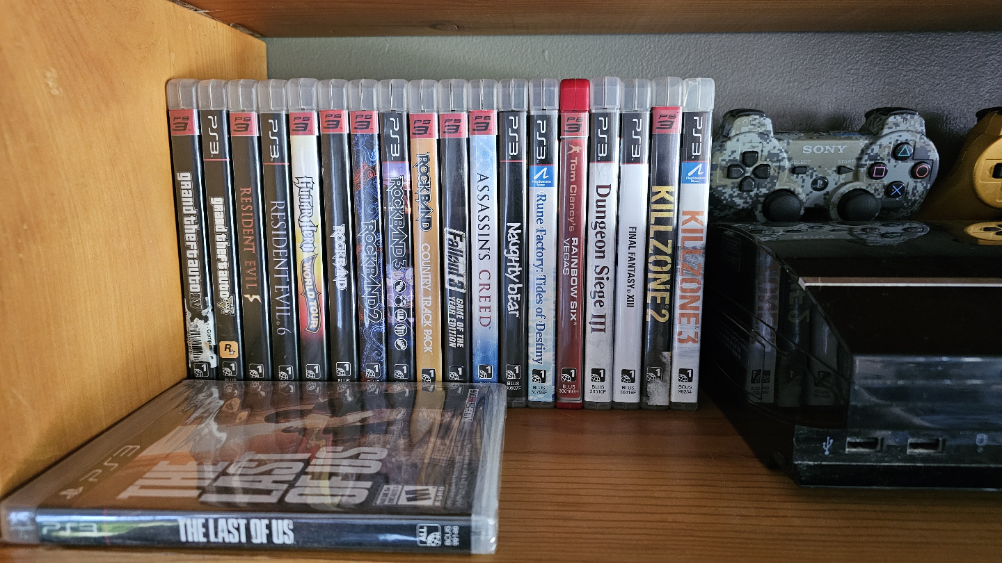 original ps3+Games Collection + Accessories - photo 2