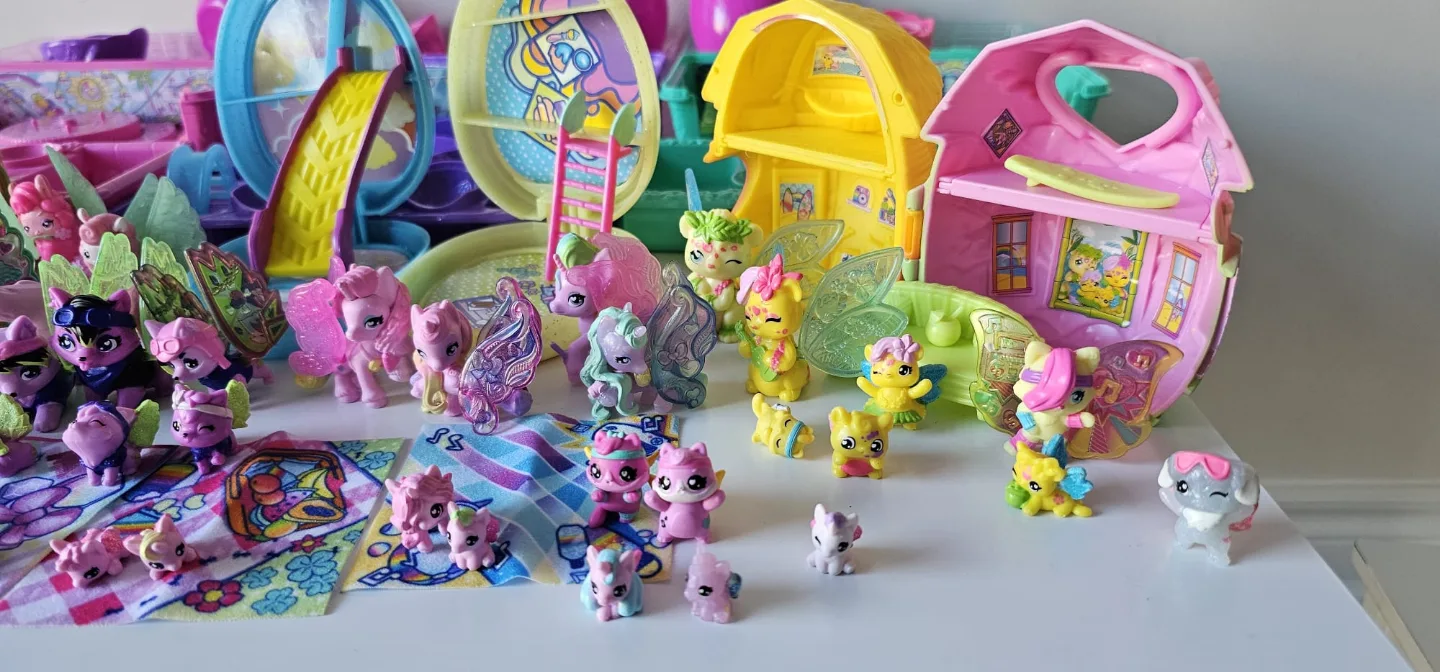 Huge lot of Hatchimals toys image indicator(5)