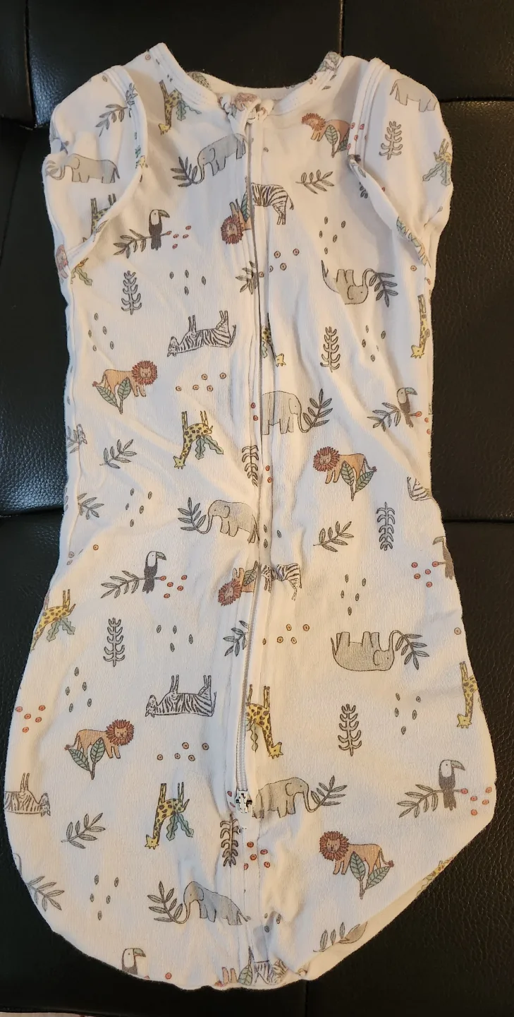 Baby Clothes Bundle - Hats, Mittens, Booties, Socks & sleep sack image indicator(5)