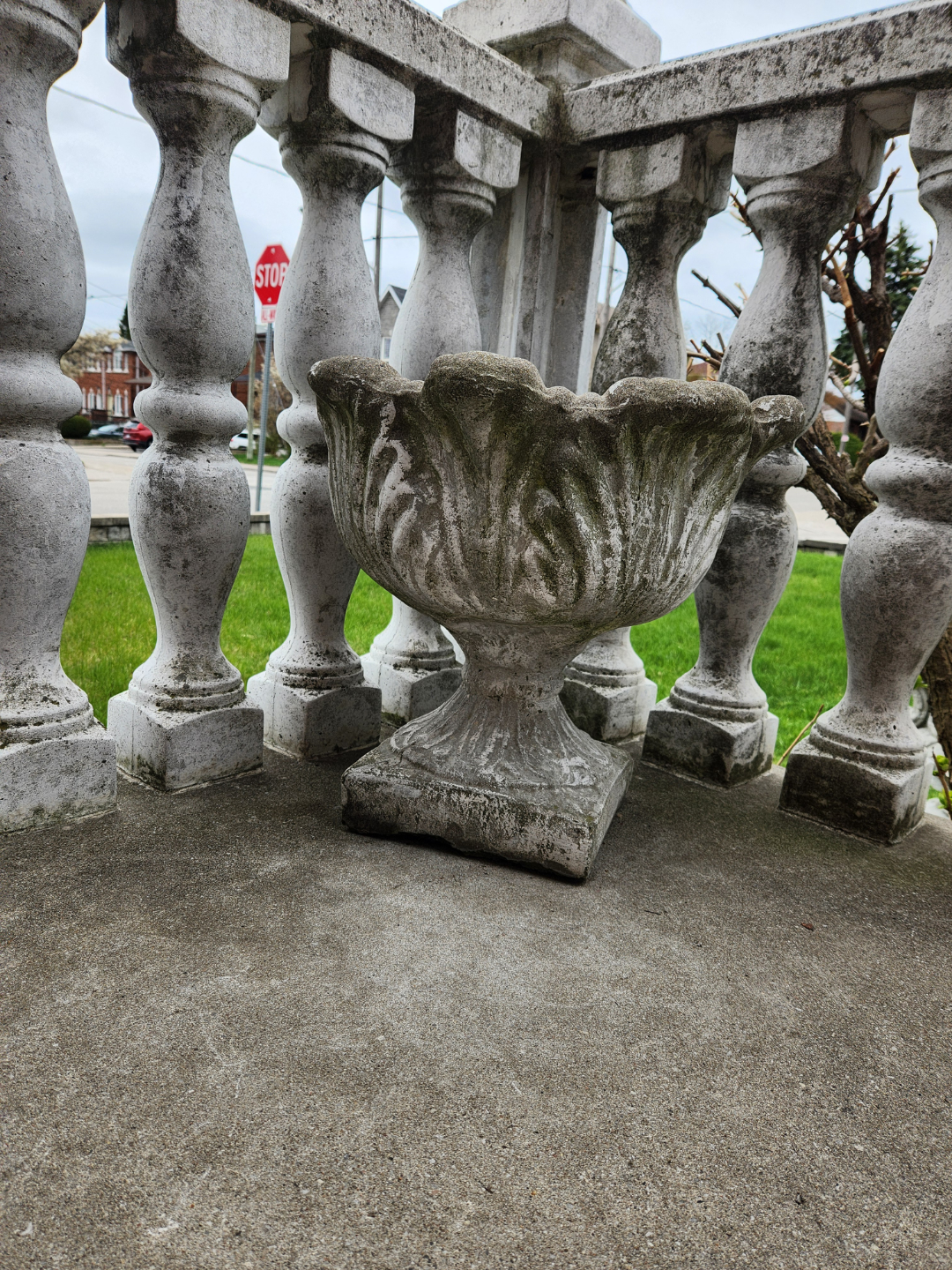 Ornate Stone Planters set of 3 - photo 3