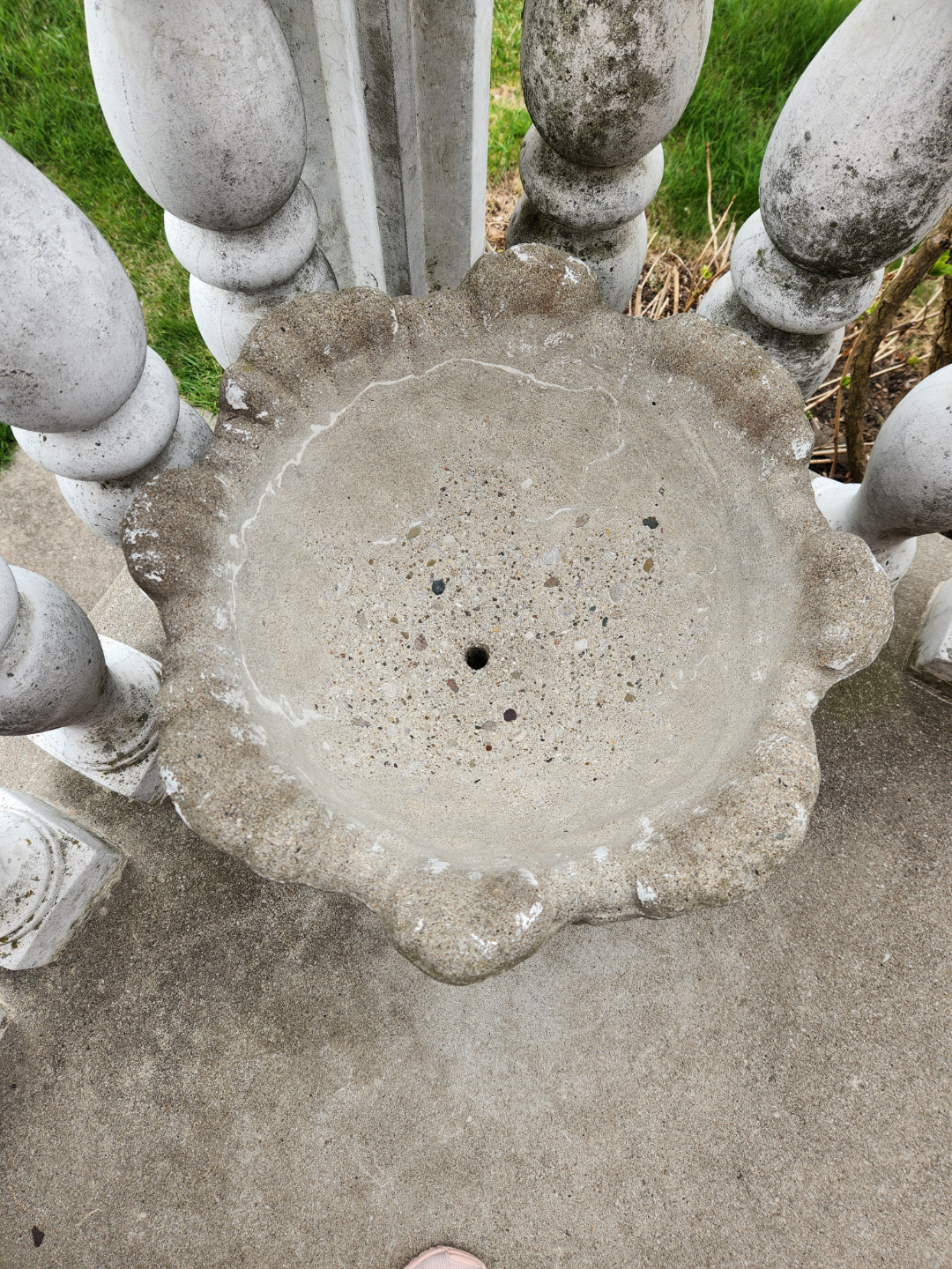 Ornate Stone Planters set of 3 - photo 4