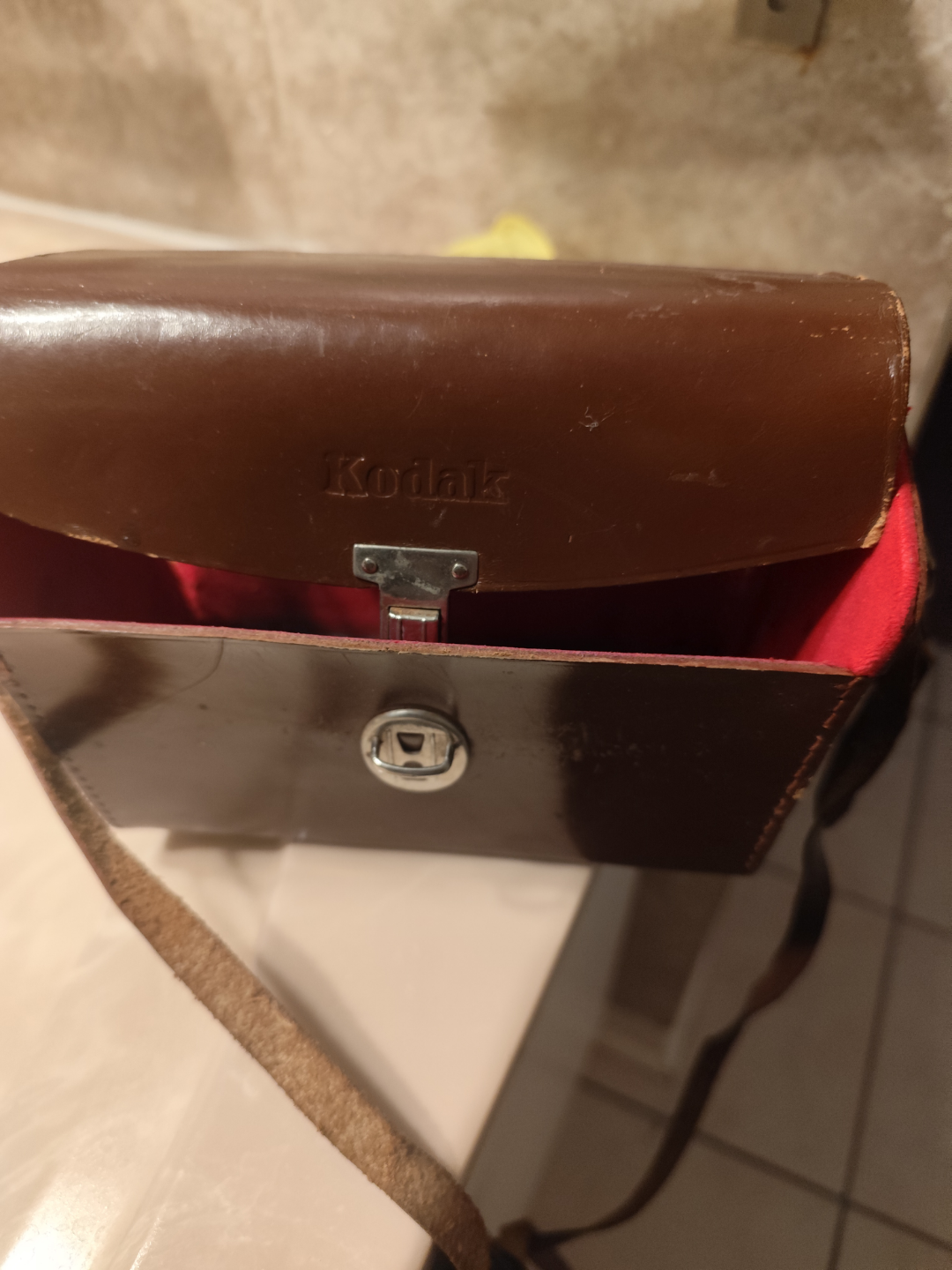 Vintage Kodak Brownie 8 Movie Camera with Case - photo 2