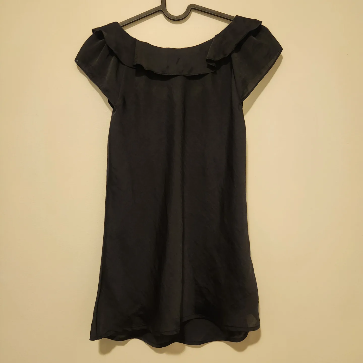 Portmans Black Ruffled Blouse, Size Small 🏒 image indicator(2)