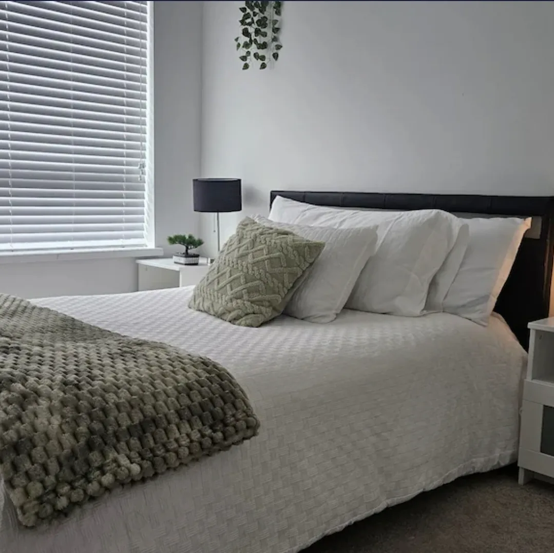 Nightly Stay - Newton (private room + WR) image indicator(2)