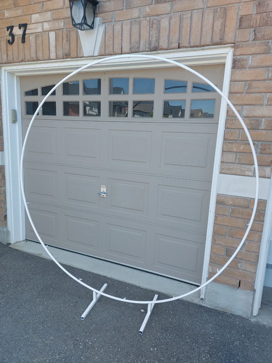 White Metal Round Wedding Arch image indicator(2)