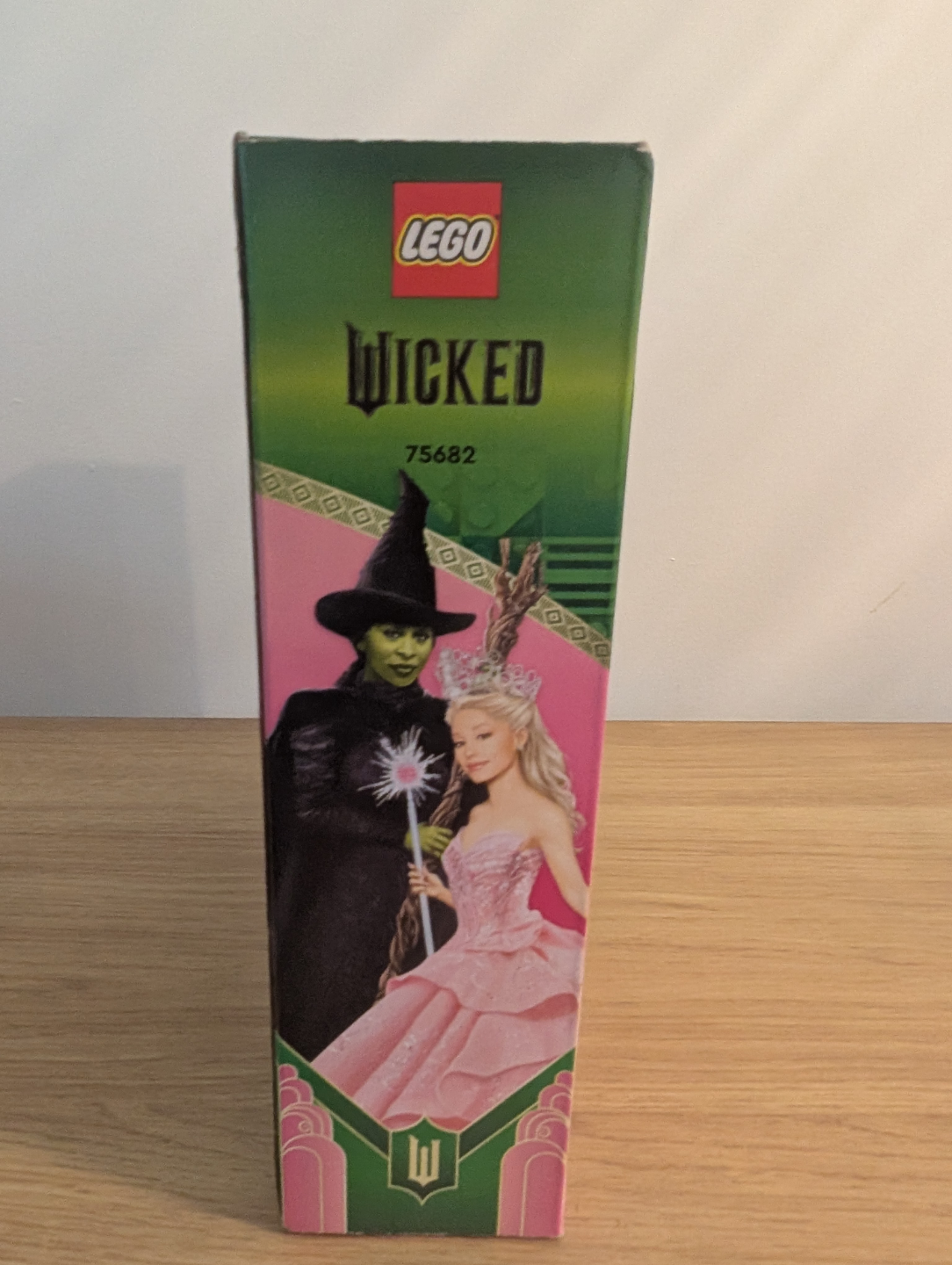 LEGO Wicked Elphaba and Galinda - photo 3