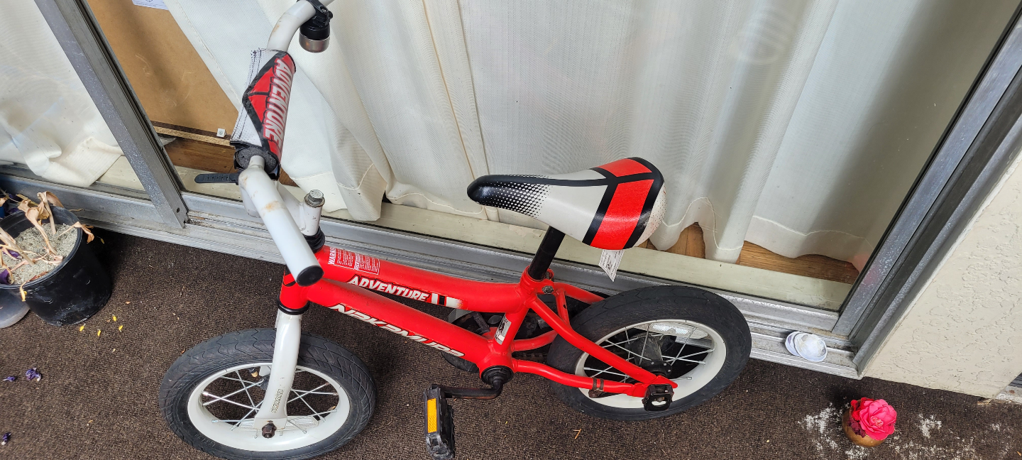 Red and White Children's Bike - photo 3