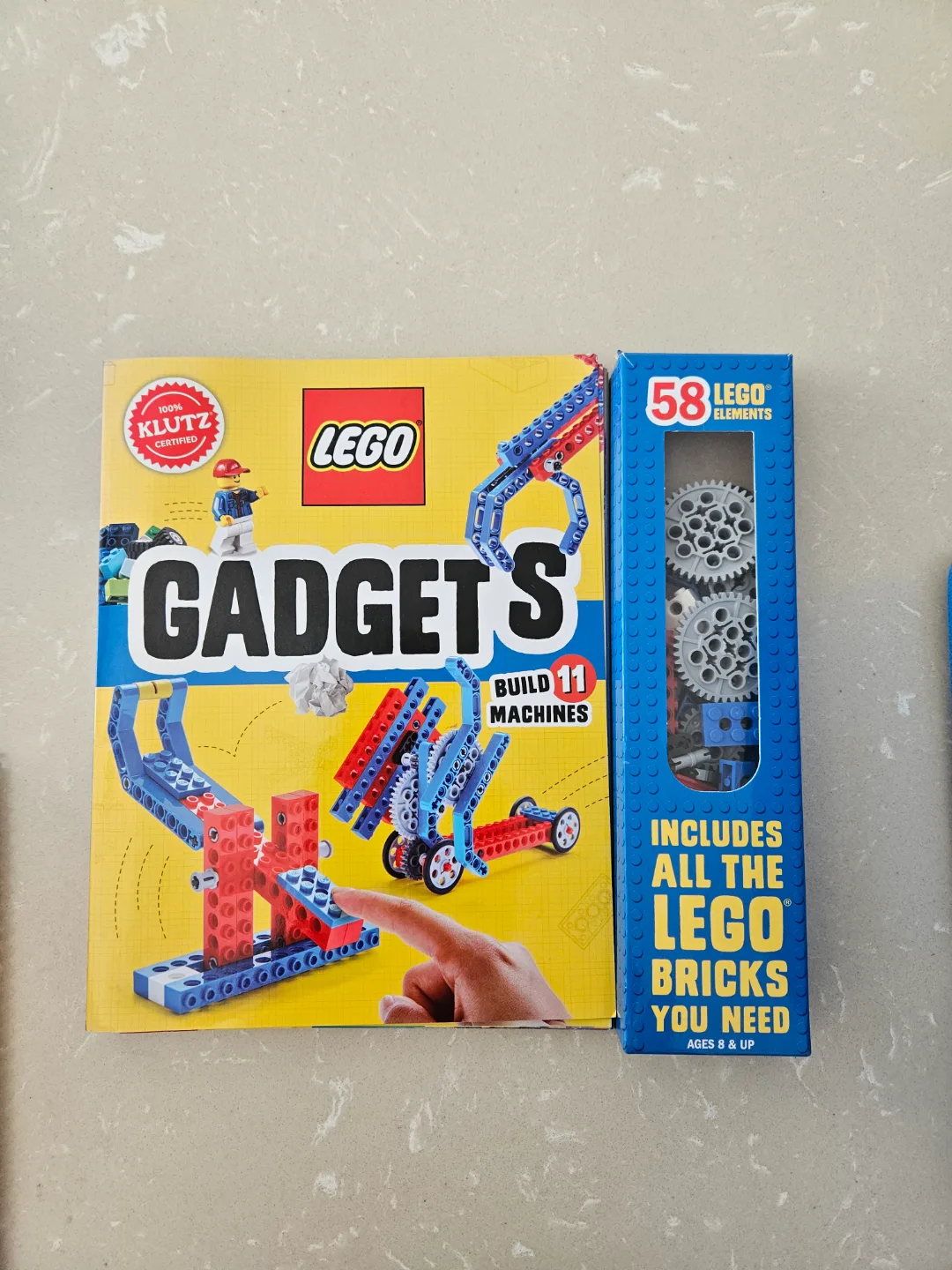 LEGO Gadgets Book and Bricks - Build 11 Machines!