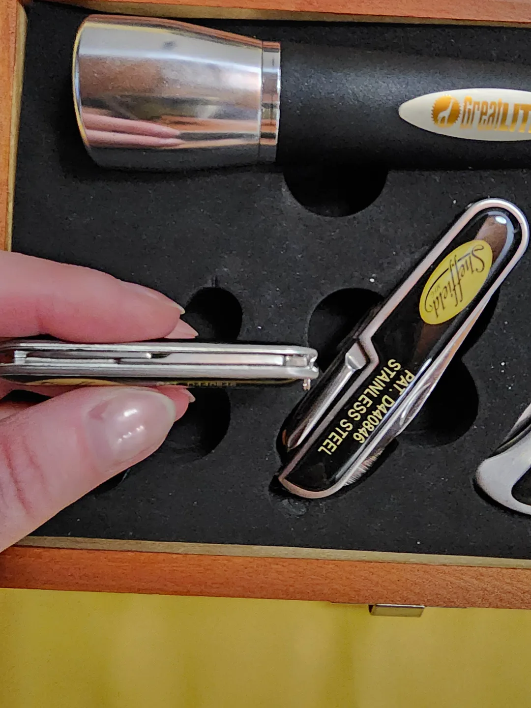 Sheffield Multi-tool Set in Wooden Box image indicator(8)