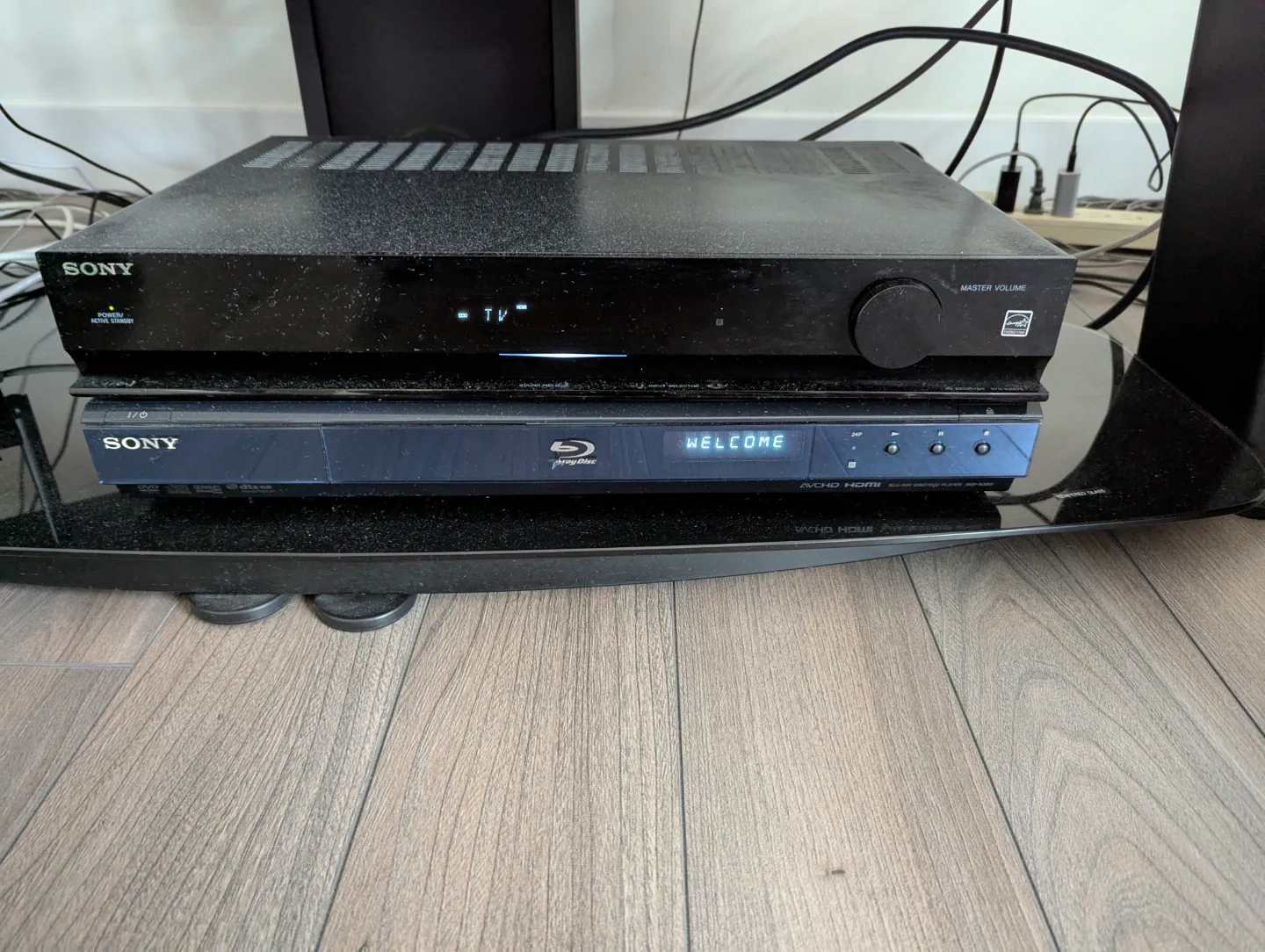 Sony Blu-Ray Player and Receiver 5.1 Home Theater System image indicator(2)