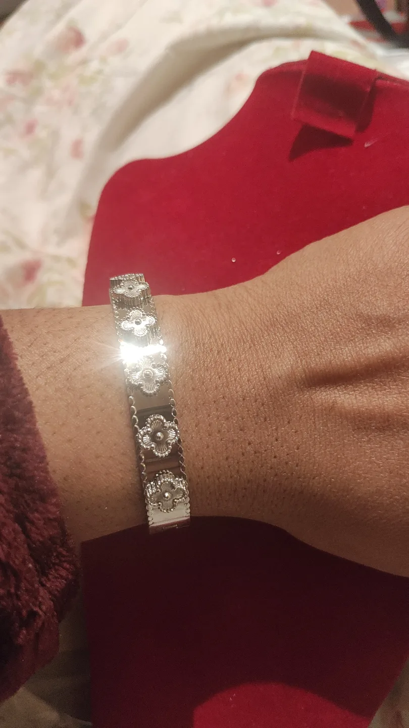 Silver Flower Bracelet image indicator(2)