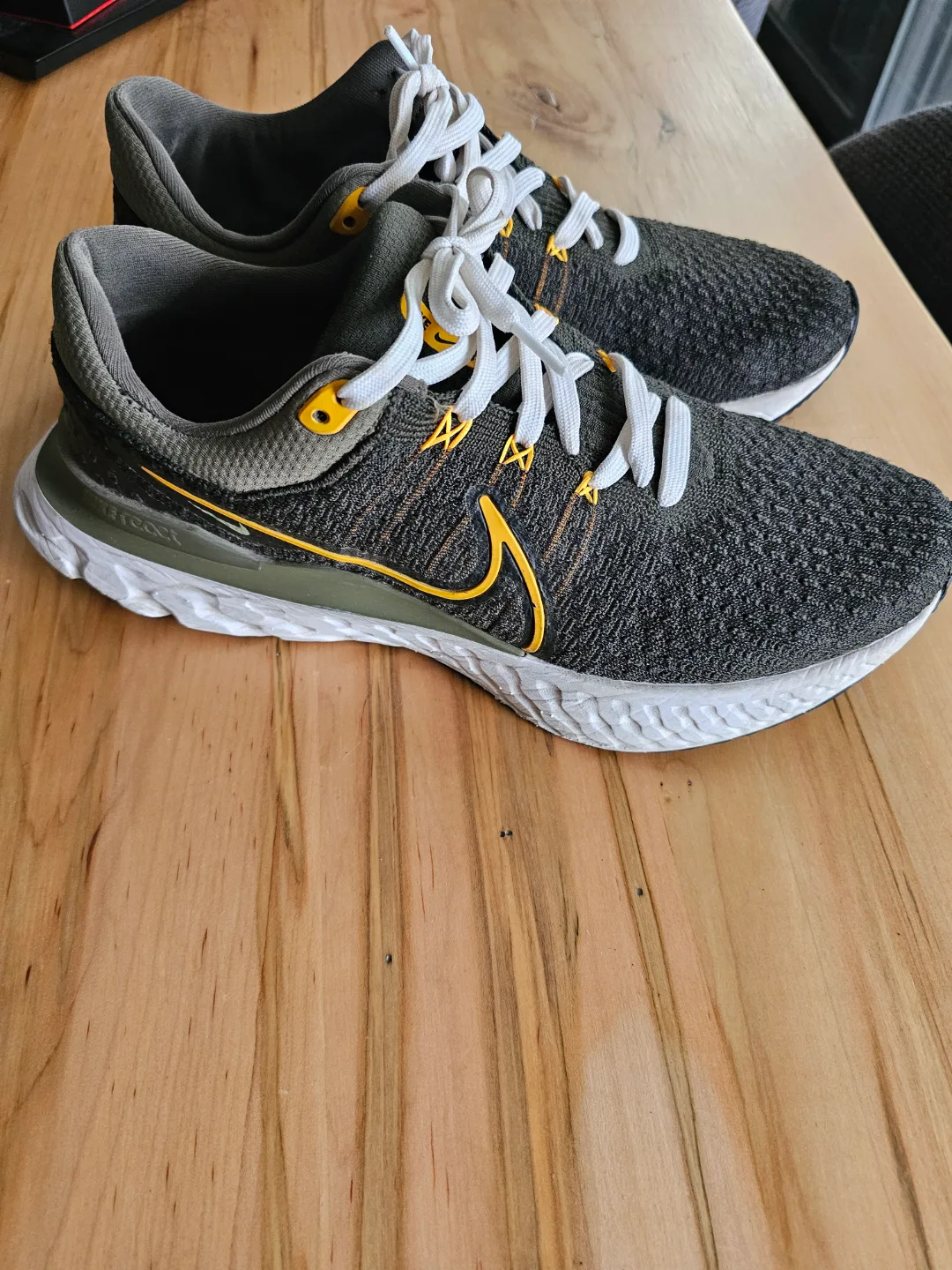 Nike Renew Run Trainers - Grey/Yellow #freecycle thumbnail