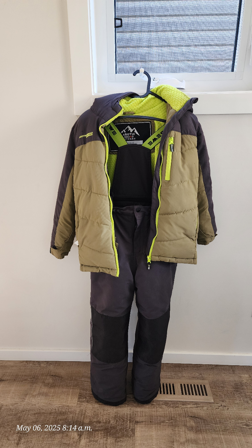 Arctic Squad Extreme Kids Snowsuit - Size M(7/8)