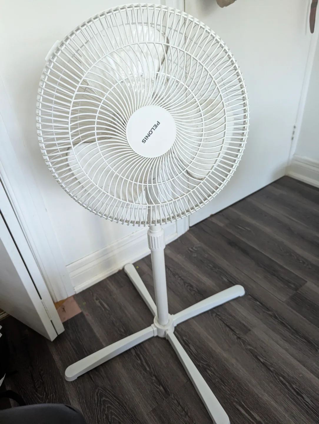Pelonis 16-Inch Stand Fan thumbnail