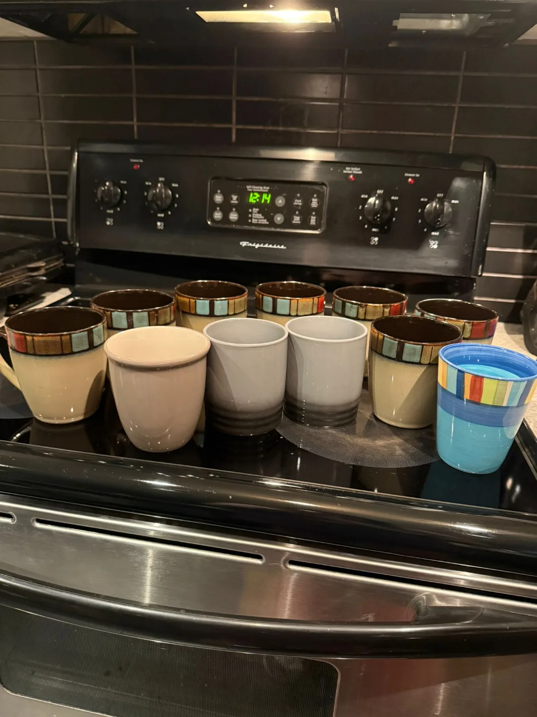 Set of 10 Mugs + 1 Glass thumbnail