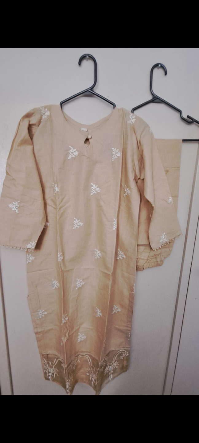 Beige embroidered kurta and pants set - photo 3