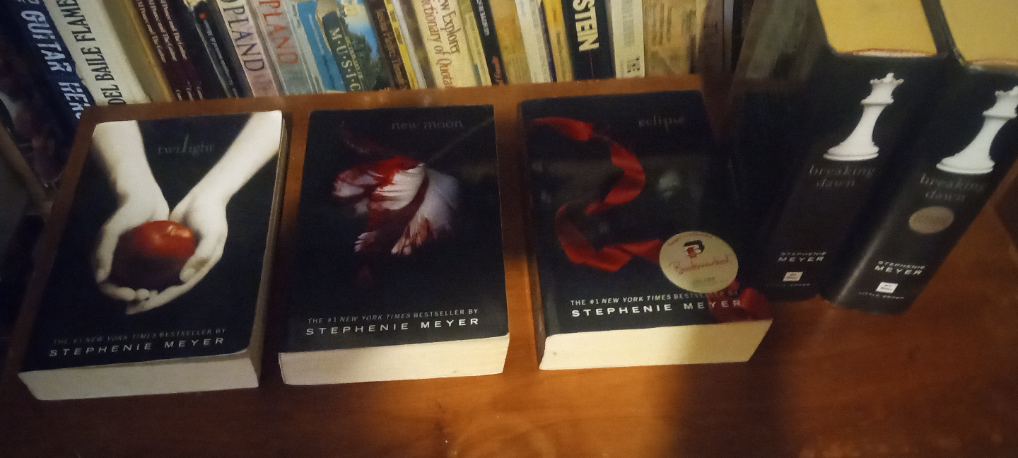 5 Book Lot of The Twilight Series by Stephenie Meyer - photo 2