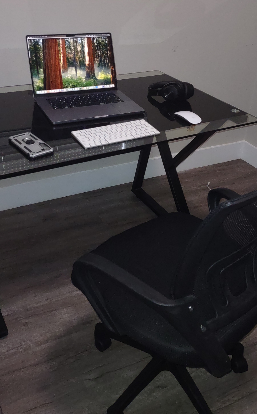 JYSK Glass Office Table (open to offers) - photo 2
