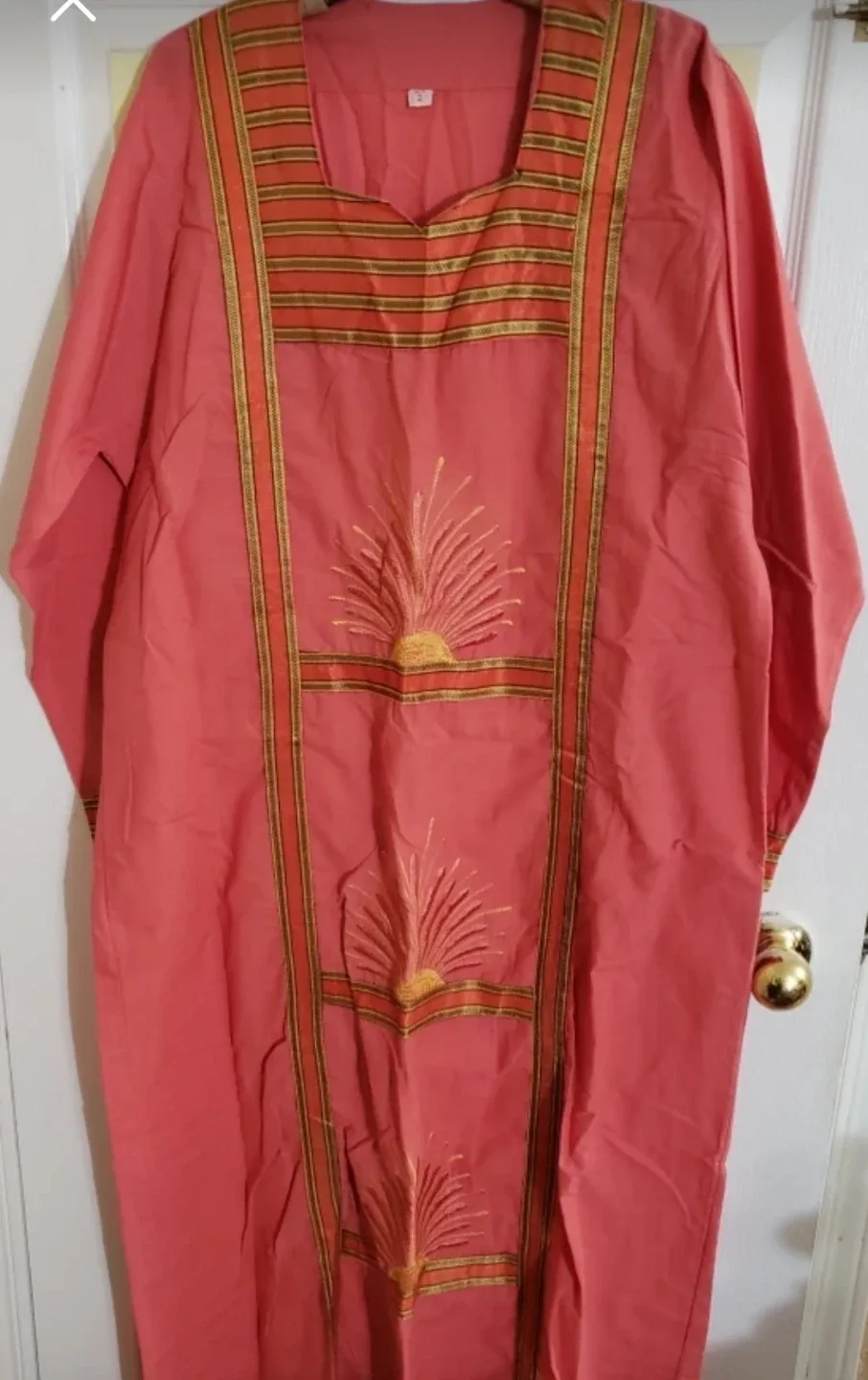 Salmon Pink Embroidered Long-Sleeve galabeya Size m image indicator(3)