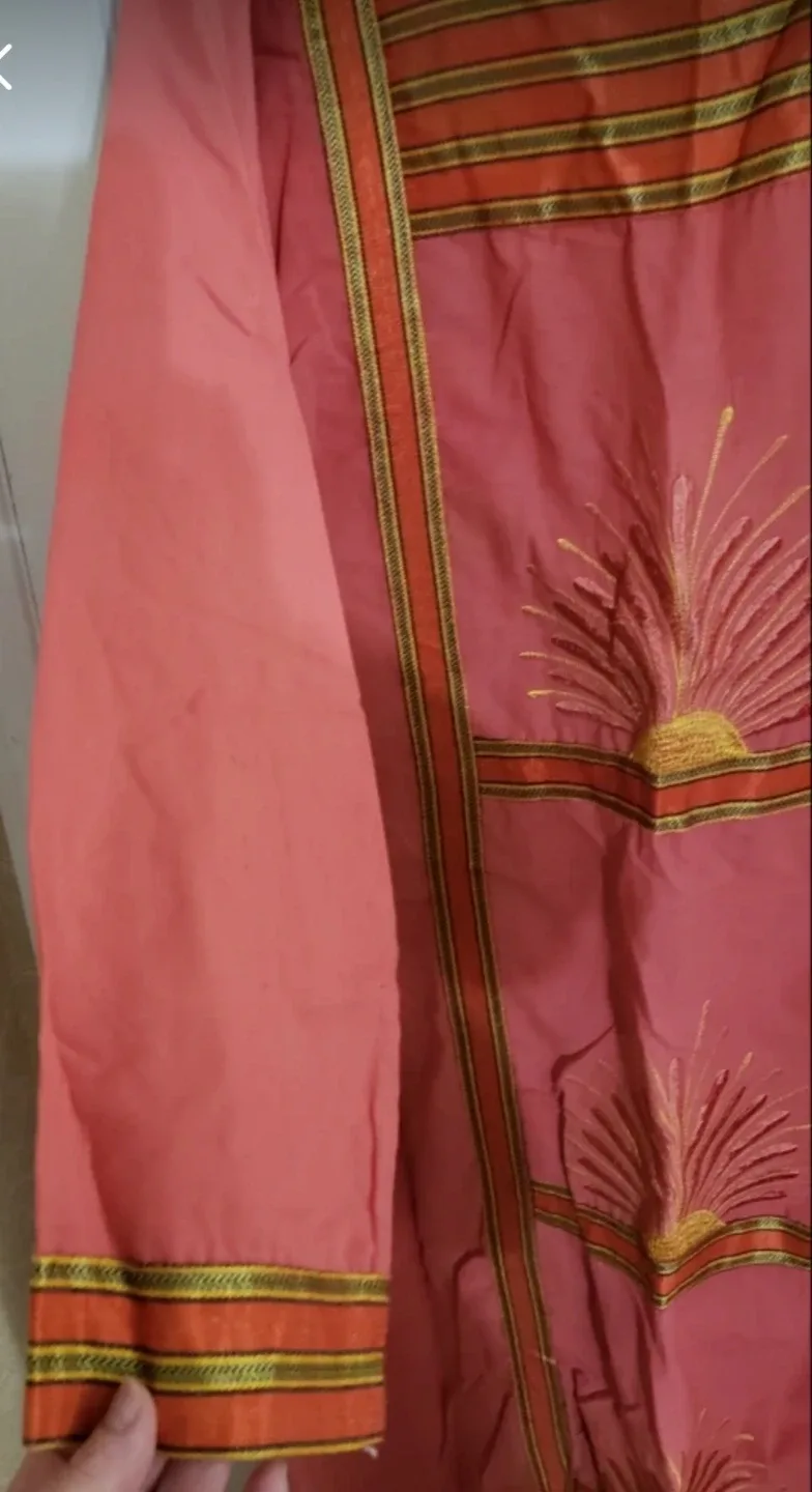 Salmon Pink Embroidered Long-Sleeve galabeya Size m image indicator(5)