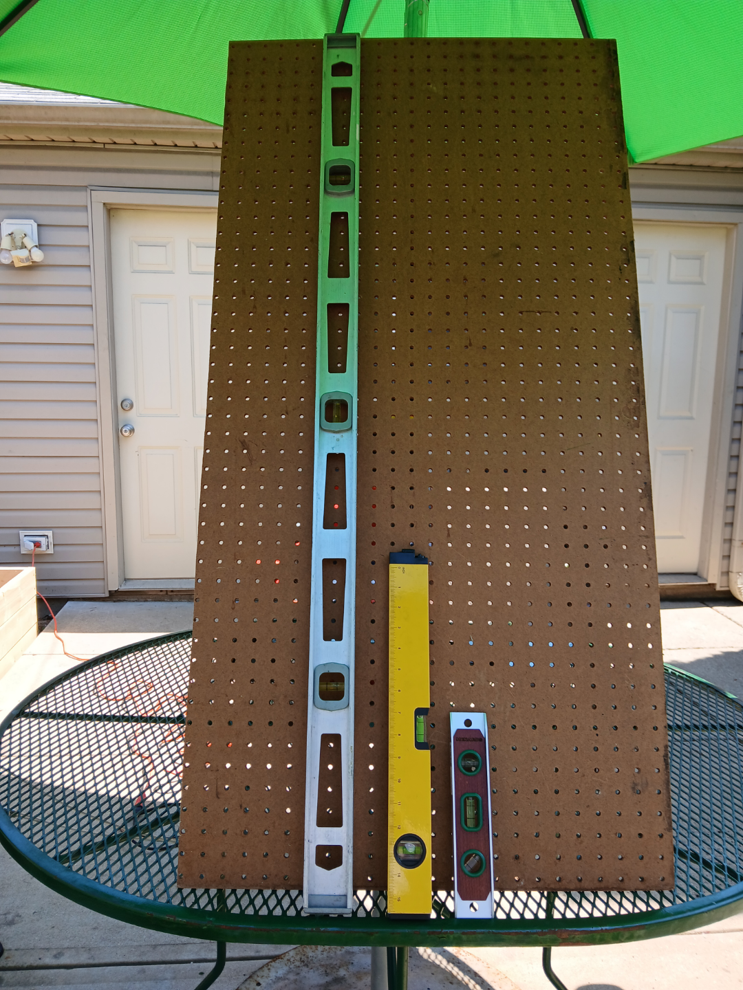 3 levels different sizes