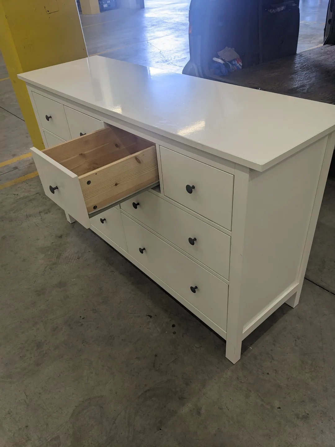 White IKEA MALM 8-Drawer Dresser image indicator(4)