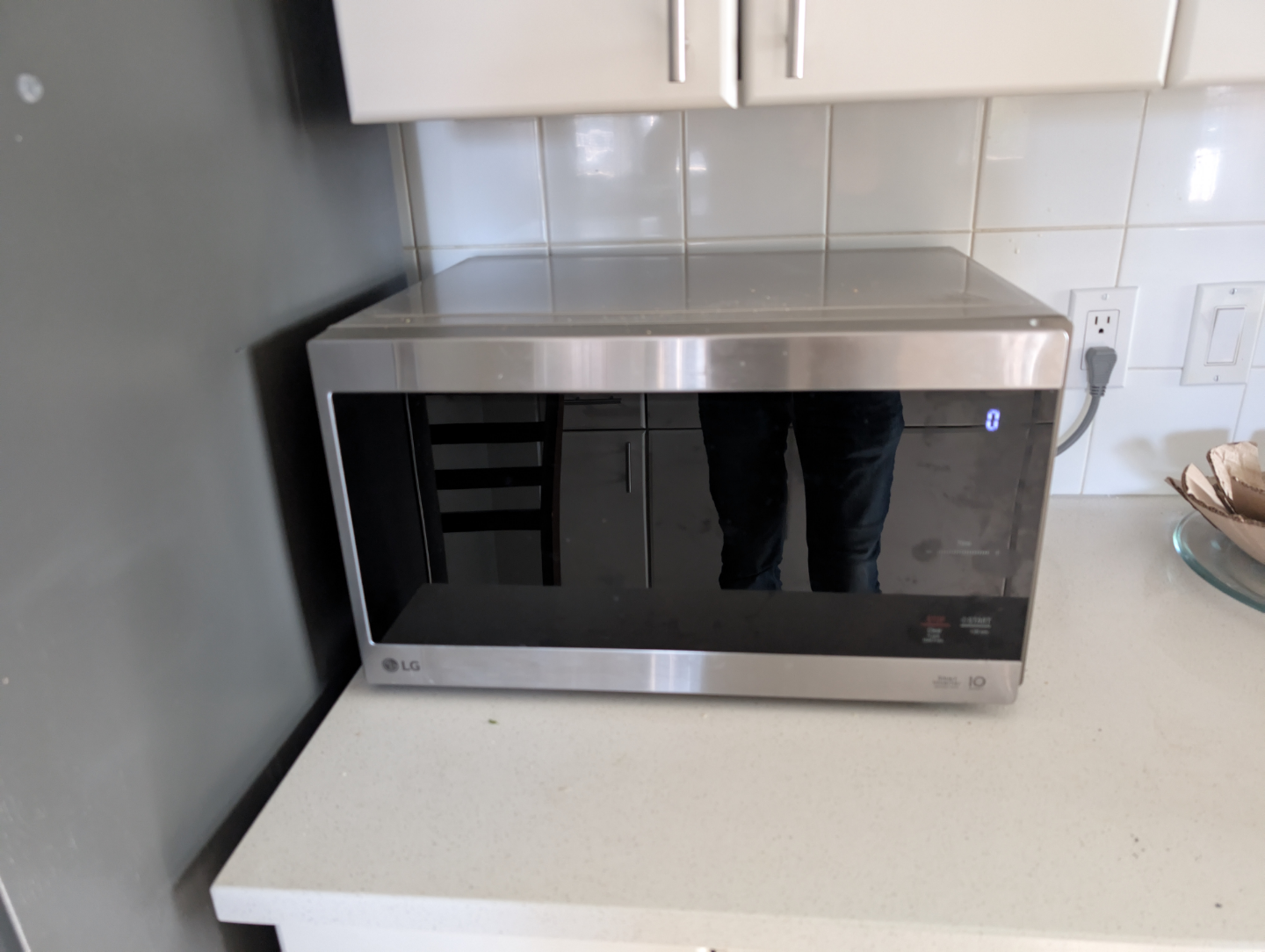 LG Microwave Oven - Stainless Steel. 1.5 cu