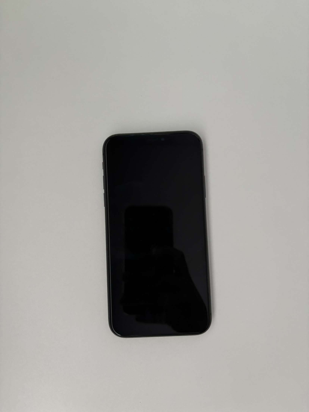 iPhone 11 - Mint Condition 128 GB 90% Battery - photo 2