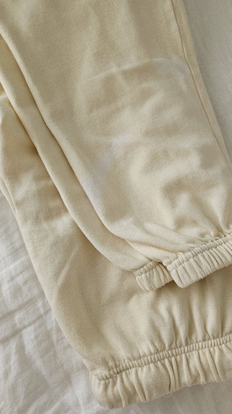 Levi's Cream Cropped Sweatshirt and Joggers Set - photo 5