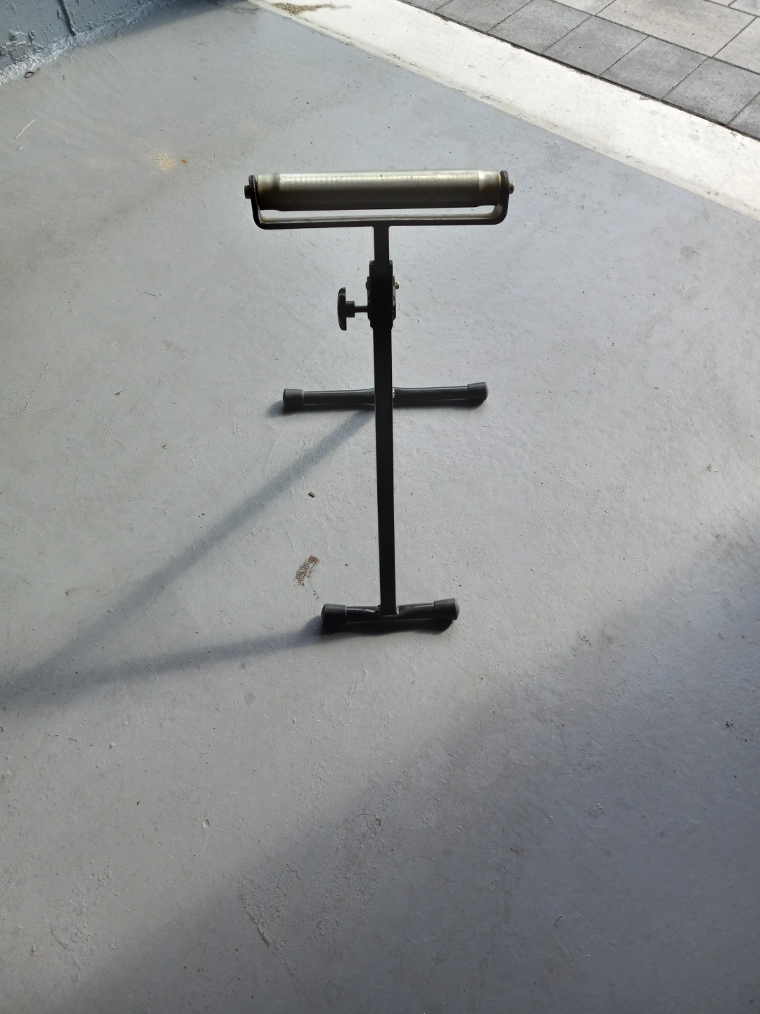 Metal Roller Stand
