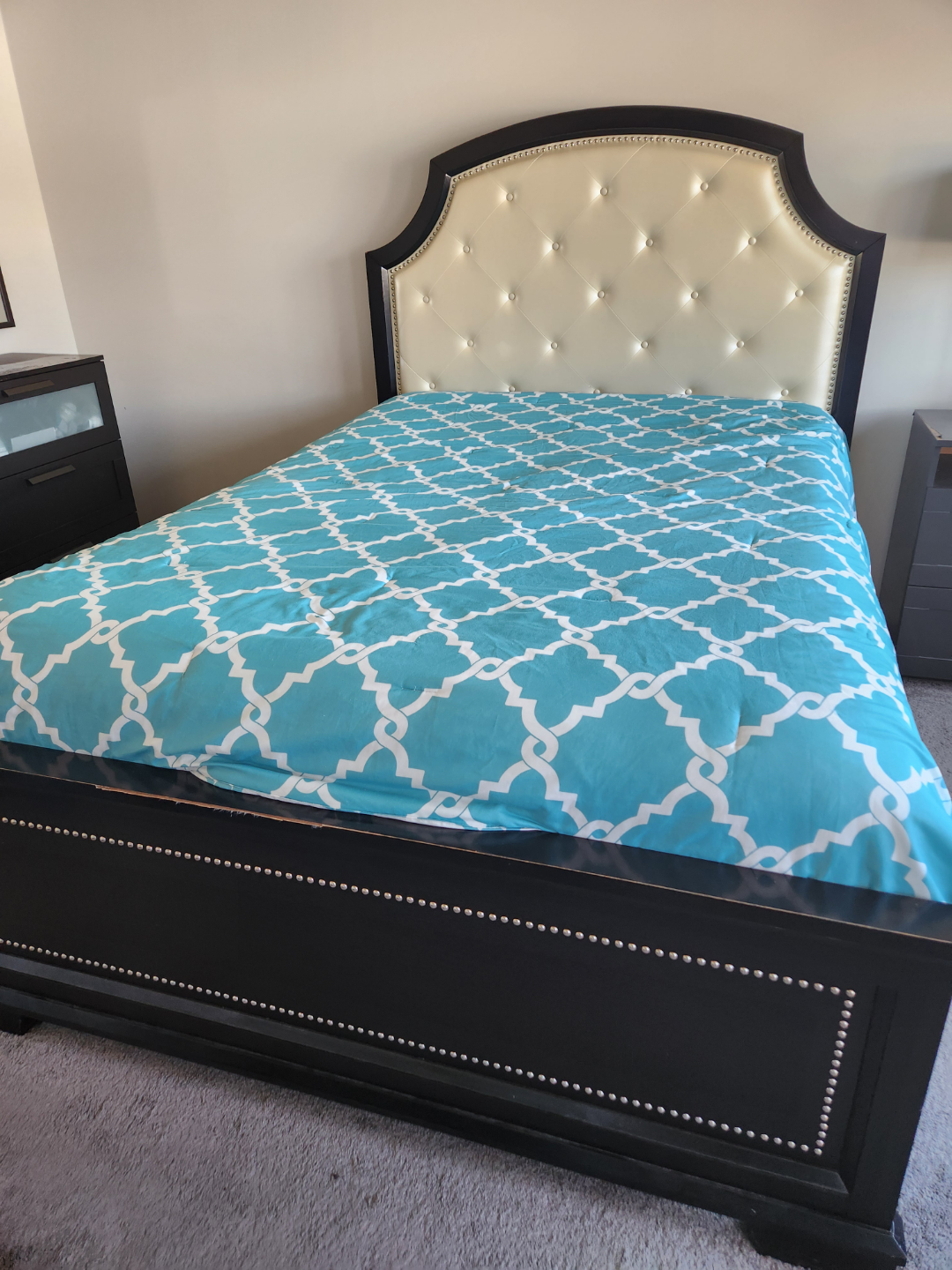 7 Piece Bed Set! Queen Bed and more - photo 4