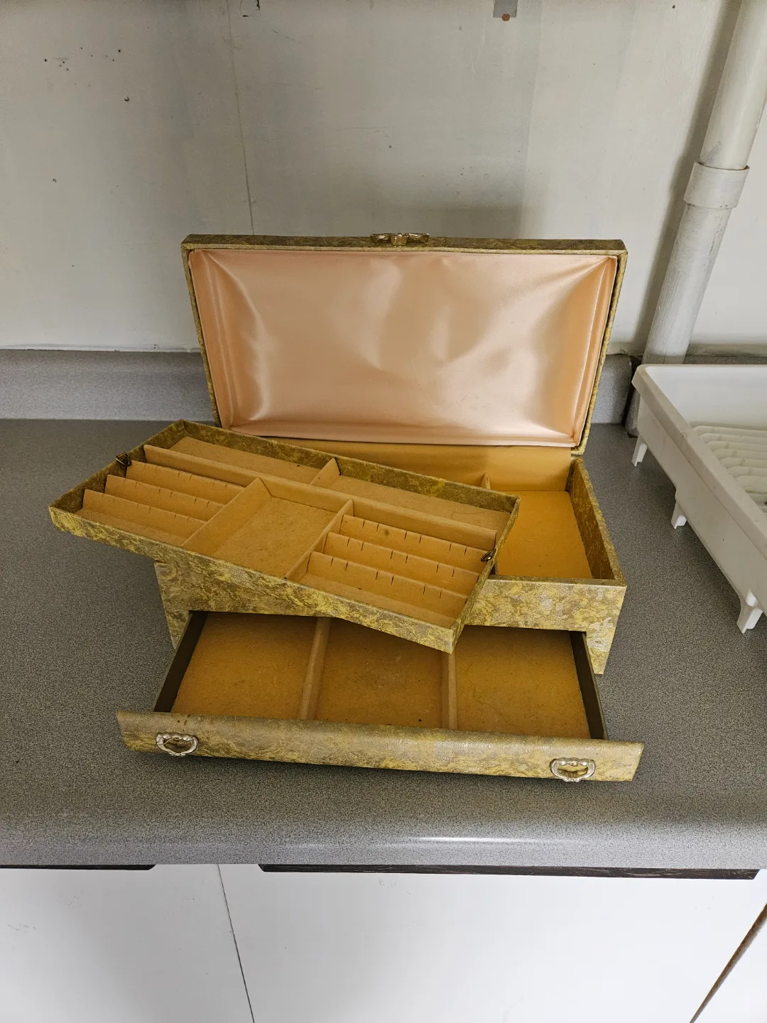Vintage Jewellery Box thumbnail