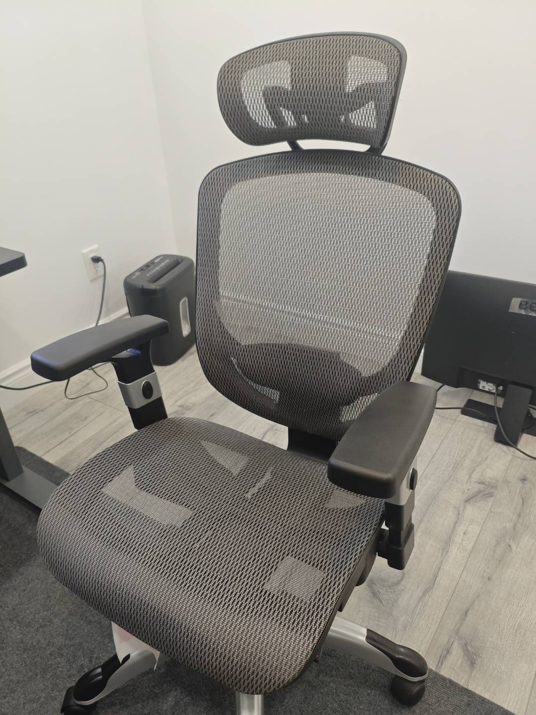 Ergonomic Mesh Office Chair with Headrest - photo 2