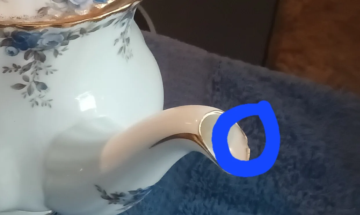 Royal Albert  "Moonlight Rose "  Collection image indicator(7)