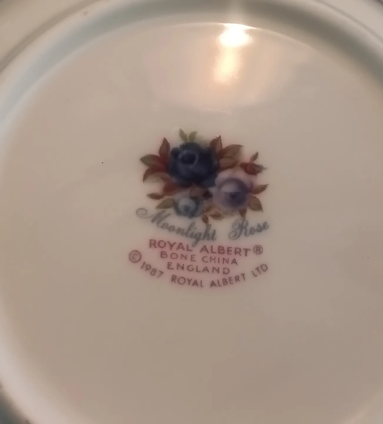 Royal Albert  "Moonlight Rose "  Collection image indicator(8)