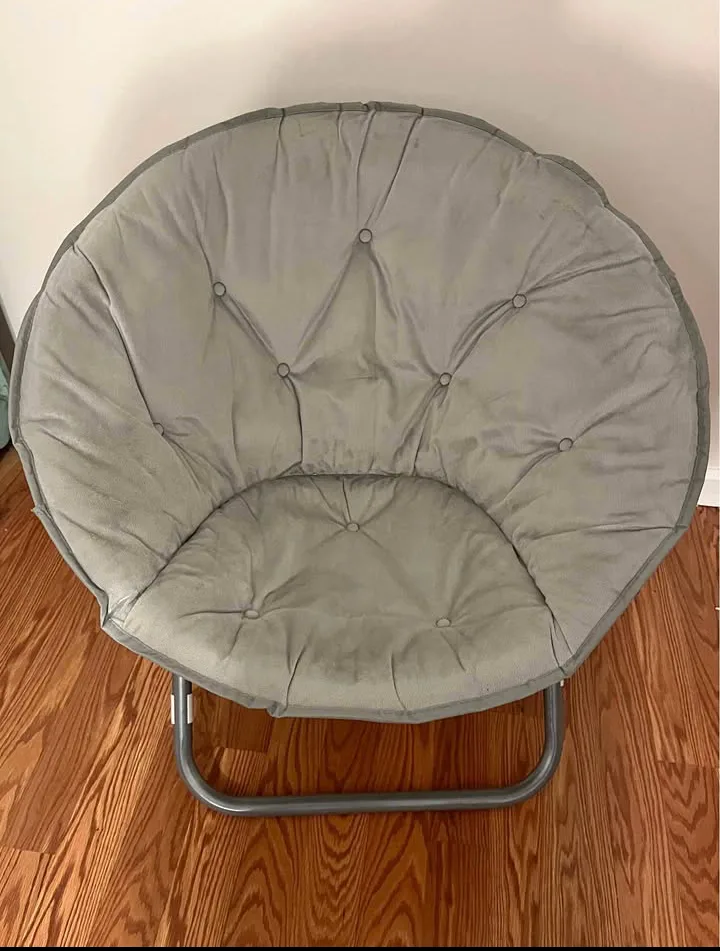 Gray Saucer Chair #freecycle 🥕 thumbnail
