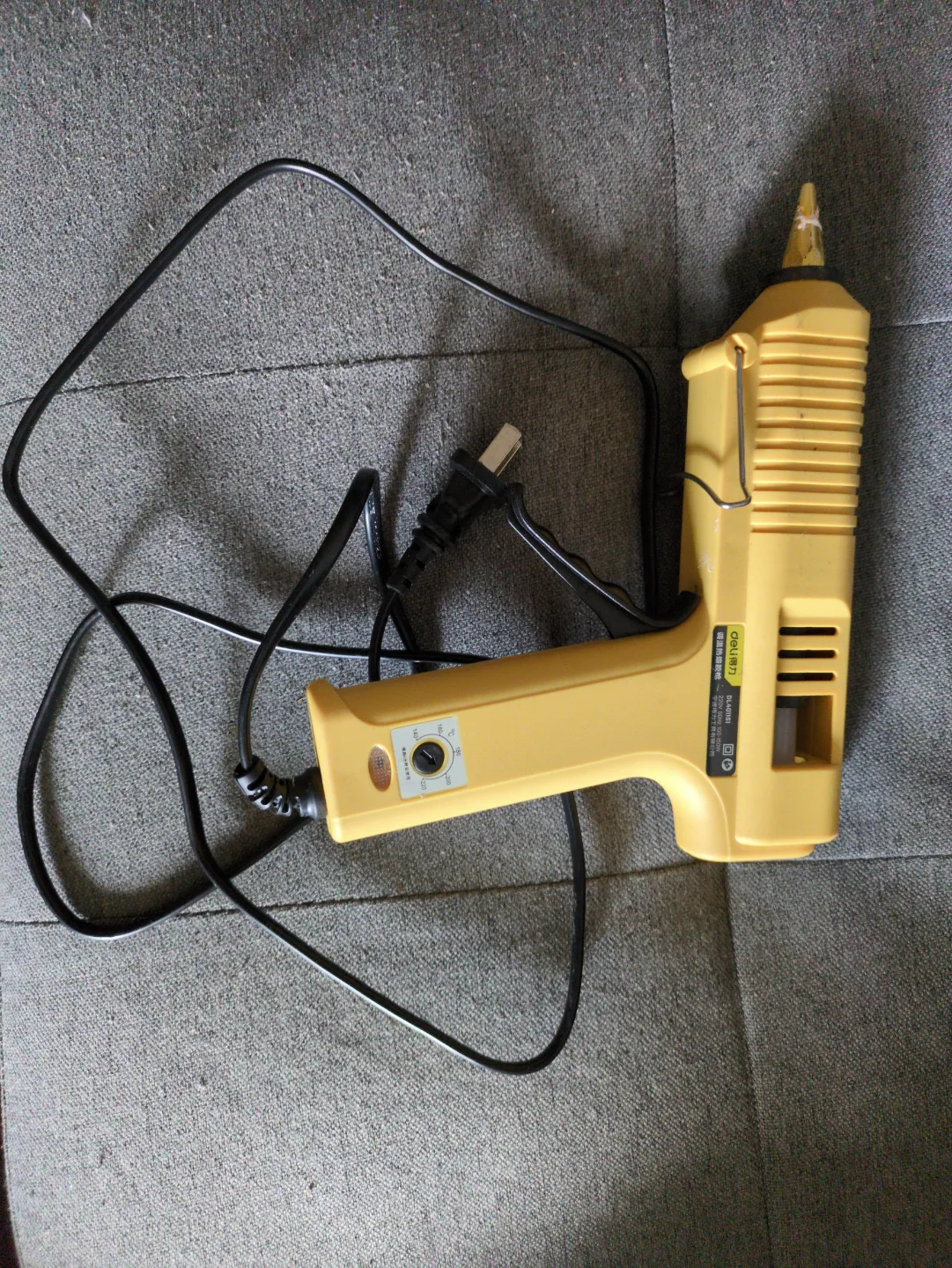 Yellow Glue Gun thumbnail