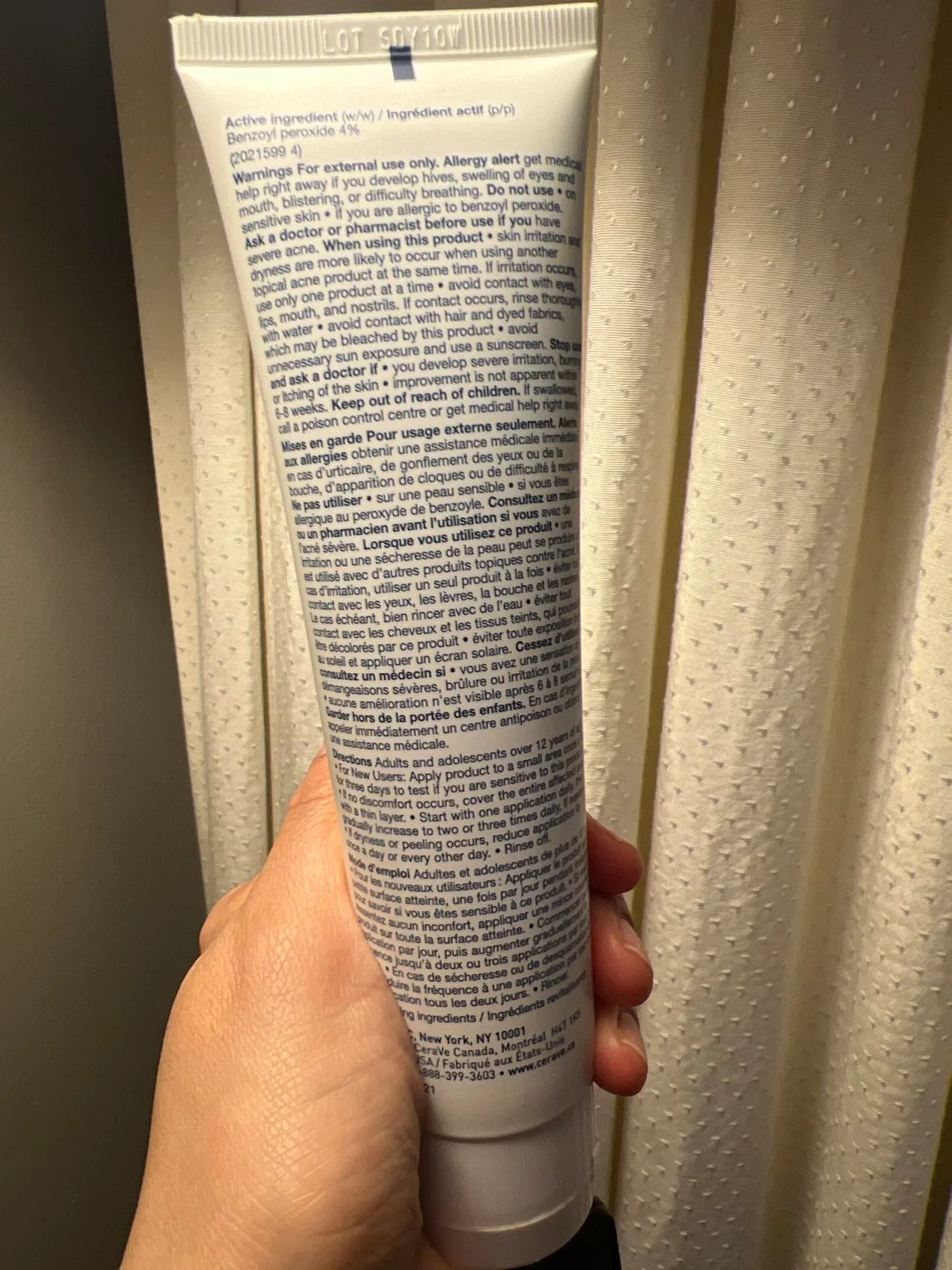 CeraVe Acne Foaming Cleanser image indicator(2)