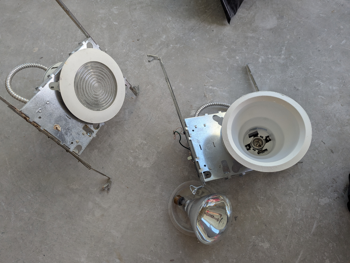 FREE pot light and heat lamp