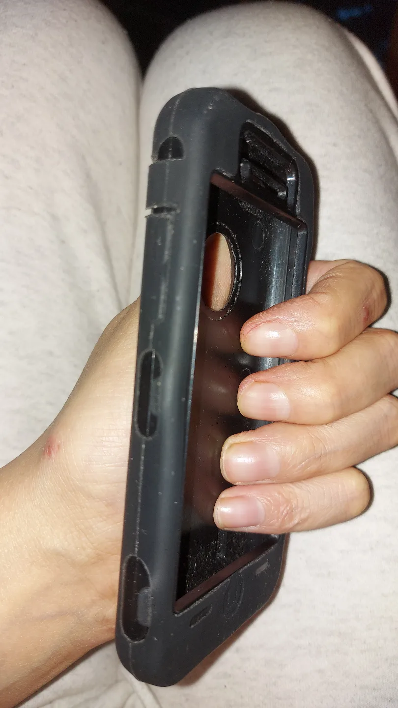 Used iPhone 5/5s Black Case image indicator(3)