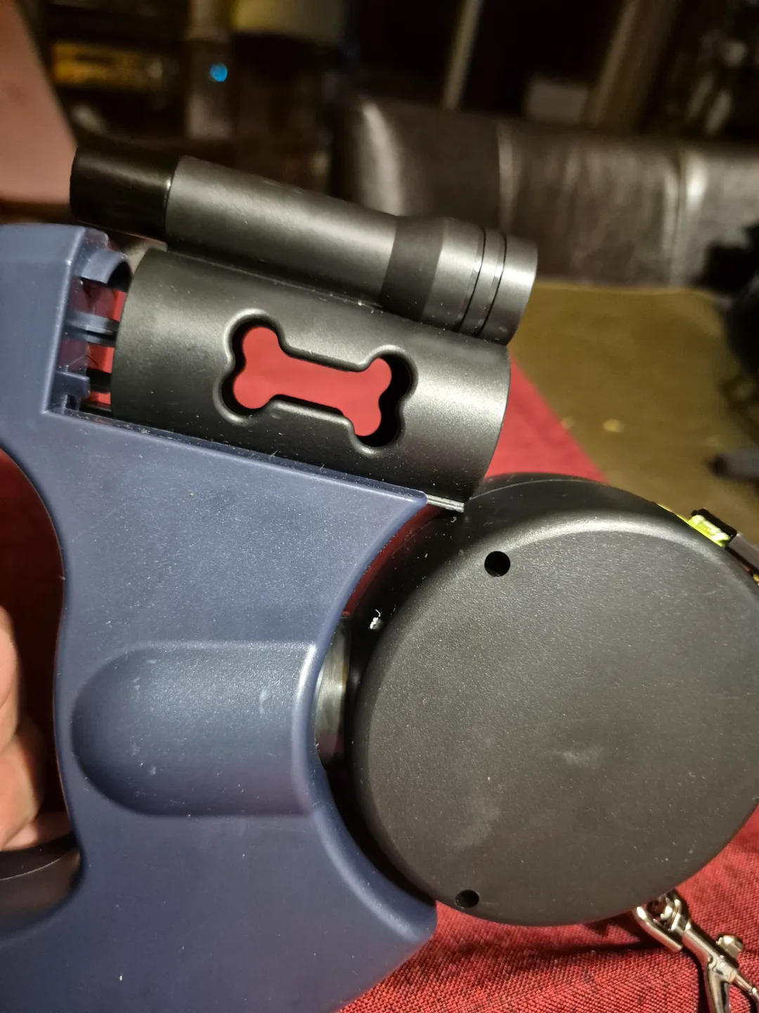 Double Retractable Dog Leash with Built-in LED Flashlight image indicator(5)