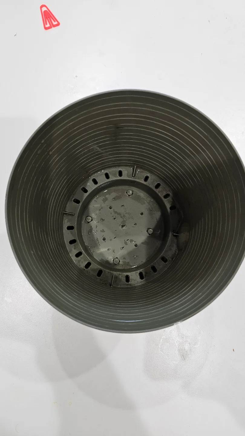 Green Plastic Plant Pot #freecycle 🥕🥕🥕 image indicator(4)