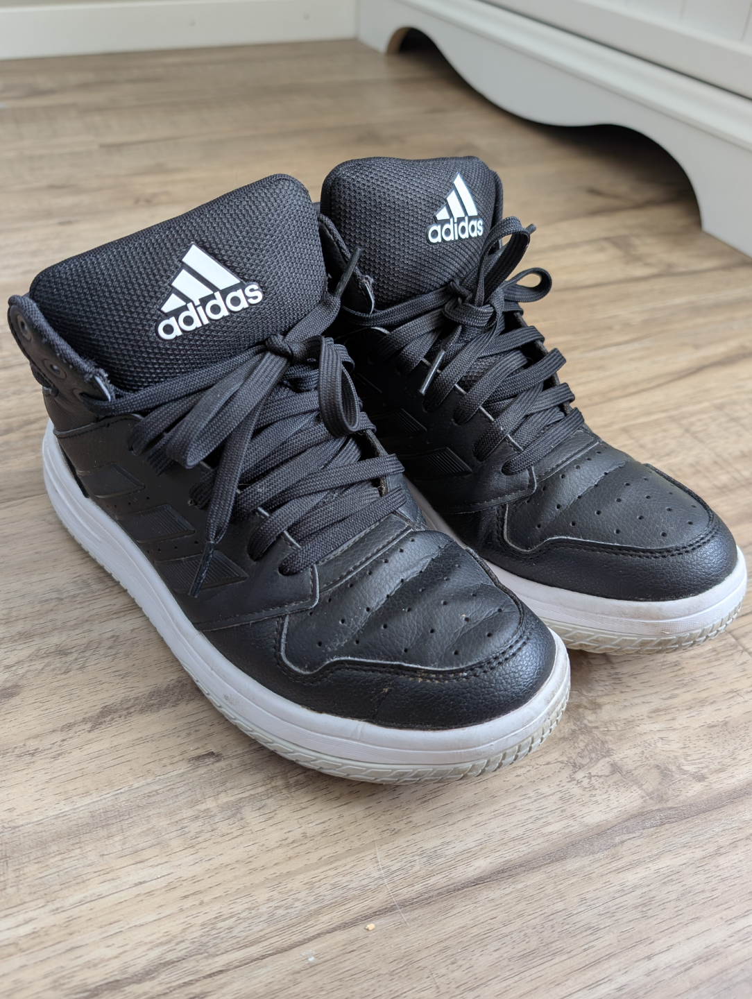 Adidas Men's Black High Top Sneakers - Size 7