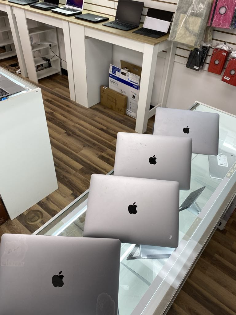 Bulk Lot of Used Laptops - Apple MacBooks & Lenovo