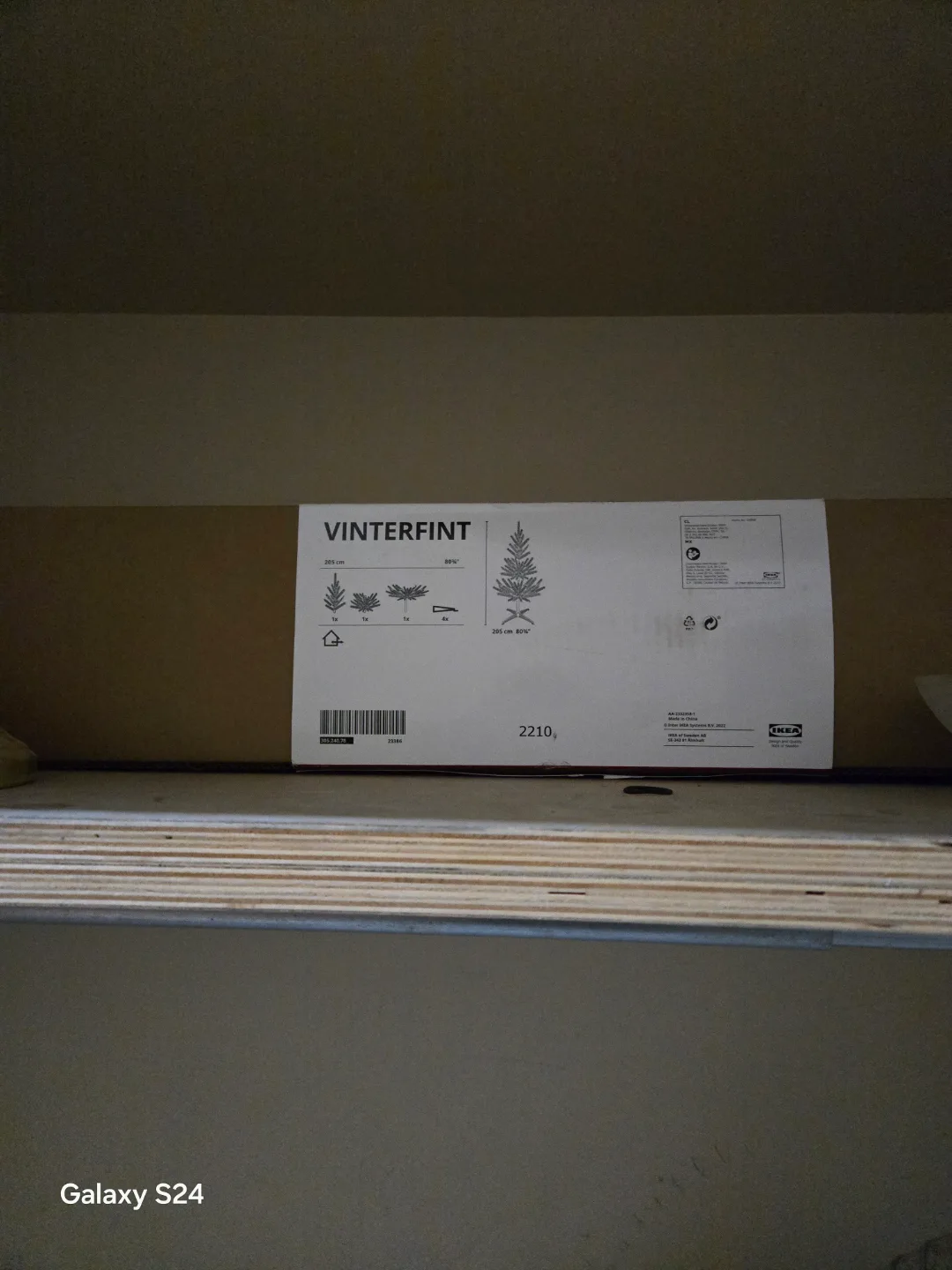 IKEA VINTERFINT Artificial Christmas Tree - 205cm image indicator(2)