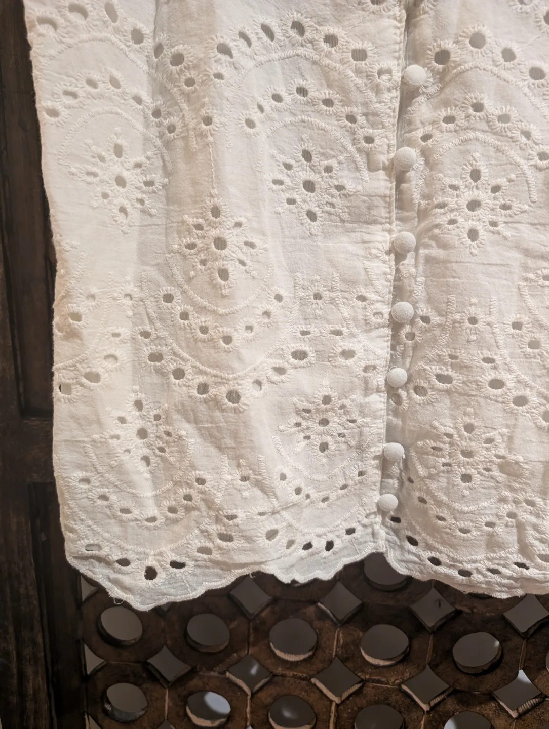 White Eyelet Cami image indicator(2)