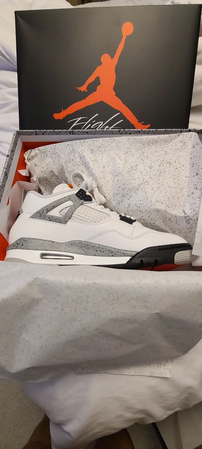 Air Jordan 4 White Cement thumbnail